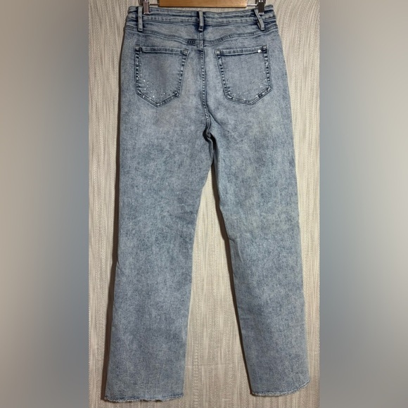 Stylish Distressed Light Blue Straight Leg Jeans - Picture 3 of 5
